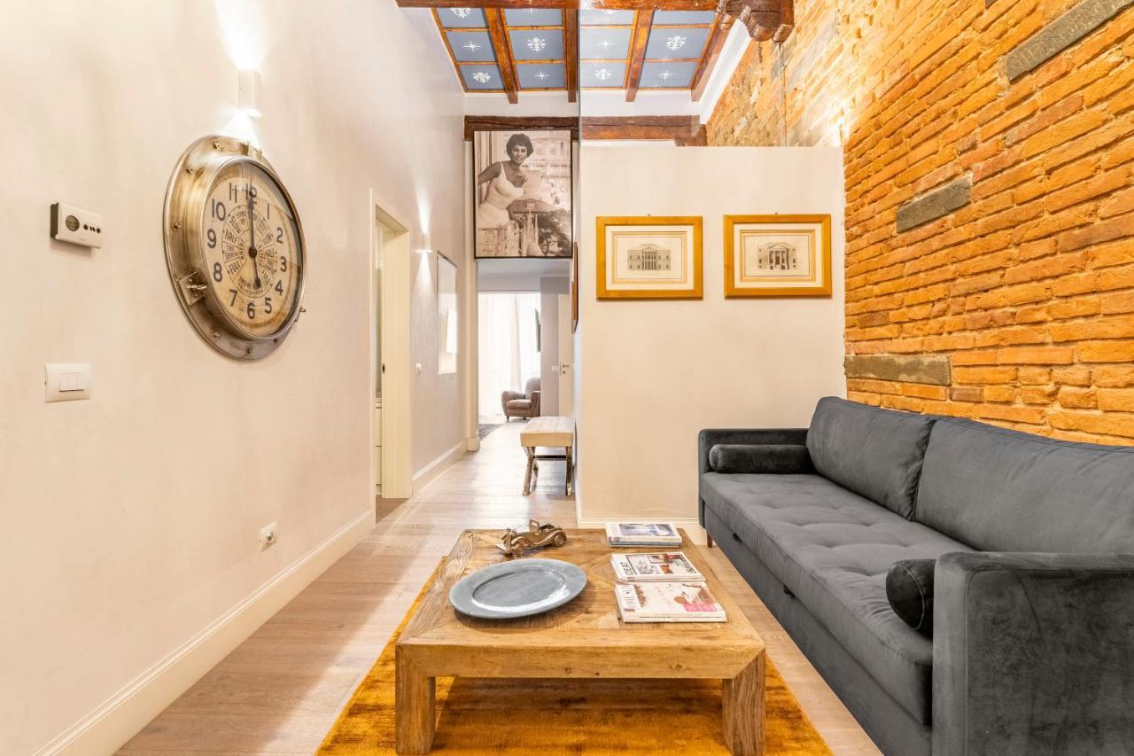 Art Apartment Luxury Sofia Suite ฟลอเรนซ์ ภายนอก รูปภาพ
