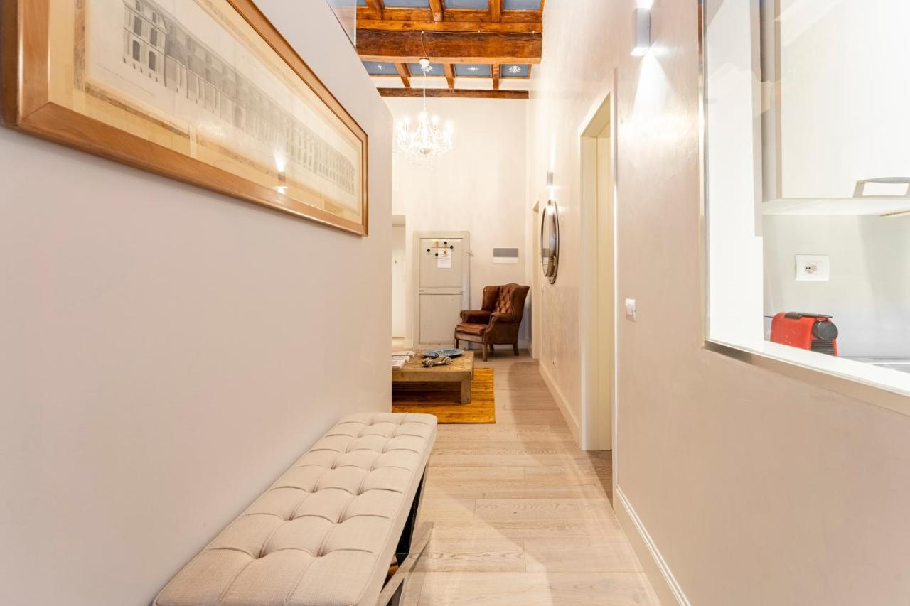 Art Apartment Luxury Sofia Suite ฟลอเรนซ์ ภายนอก รูปภาพ