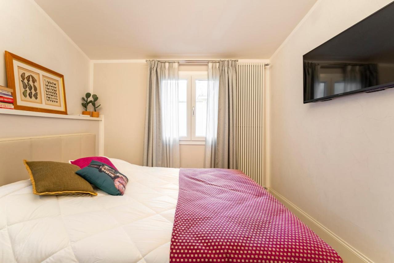 Art Apartment Luxury Sofia Suite ฟลอเรนซ์ ภายนอก รูปภาพ